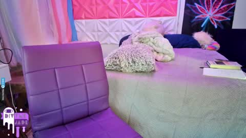 Snapshot of divynejade chatting on 02/25/25, 12:36 Jade Divyne online show from 02/25/25, 12:36