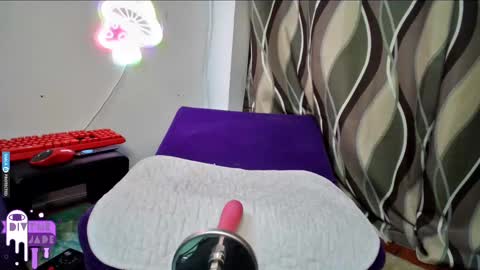 Snapshot of divynejade chatting on 03/05/25, 01:10 Jade Divyne online show from 03/05/25, 01:10