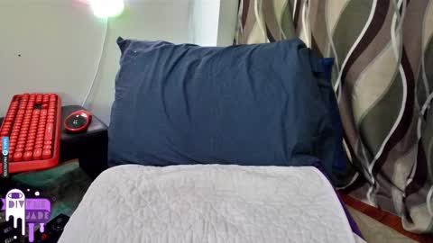 Snapshot of divynejade chatting on 03/05/25, 11:17 Jade Divyne online show from 03/05/25, 11:17