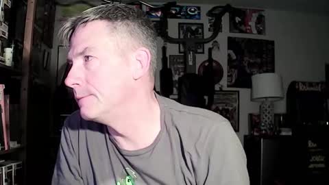 Snapshot of dix_handley_50 chatting on 02/13/25, 12:32 dix_handley_50 online show from 02/13/25, 12:32