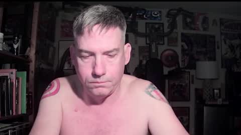 Snapshot of dix_handley_50 chatting on 01/06/26, 01:04 dix_handley_50 online show from 01/06/26, 01:04