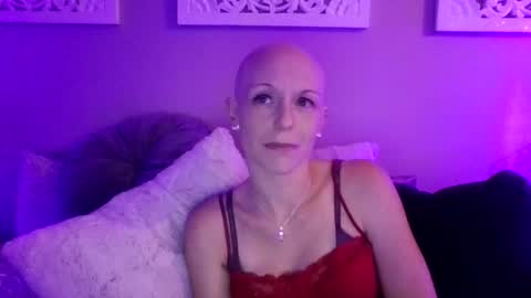 Snapshot of dixieglam chatting on 09/27/25, 07:57 dixieglam online show from 09/27/25, 07:57