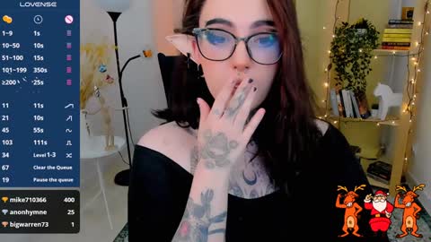 Snapshot of dixipixi_ chatting on 12/26/24, 01:43 dixipixi_ online show from 12/26/24, 01:43