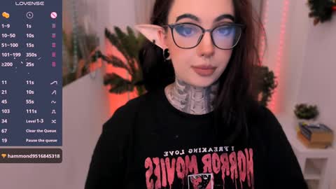 Snapshot of dixipixi_ chatting on 01/10/25, 05:37 dixipixi_ online show from 01/10/25, 05:37