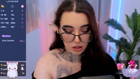 Snapshot of dixipixi_ chatting on 01/19/25, 11:45 dixipixi_ online show from 01/19/25, 11:45