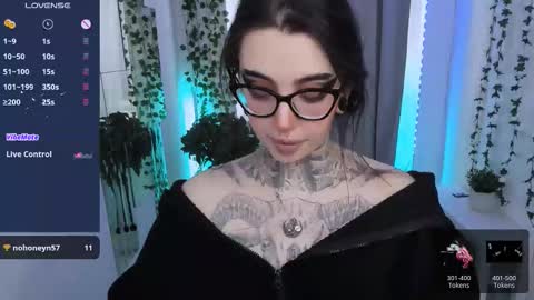 dixipixi_ online show from 03/01/26, 05:42