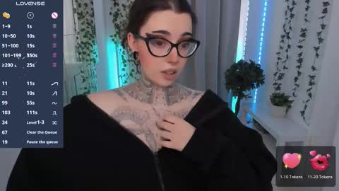 dixipixi_ online show from 03/13/26, 05:47