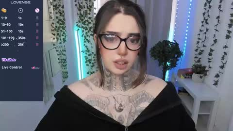 dixipixi_ online show from 04/24/26, 06:27