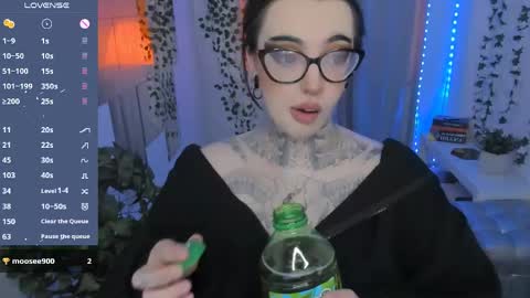 Snapshot of dixipixi_ chatting on 05/31/26, 05:15 dixipixi_ online show from 05/31/26, 05:15