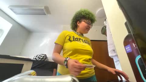 dizzinsweatyy online show from 02/24/25, 04:15