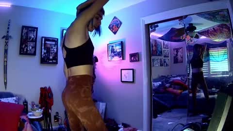 Snapshot of dizzythedoggo chatting on 09/15/25, 07:47 The Cottoncandy Coyote online show from 09/15/25, 07:47