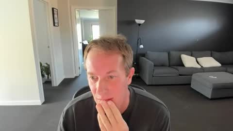 Snapshot of djallnightlong chatting on 04/08/26, 04:34 djallnightlong online show from 04/08/26, 04:34