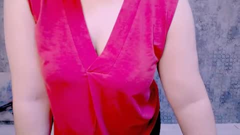 Snapshot of djullia chatting on 02/10/25, 12:18 djullia online show from 02/10/25, 12:18