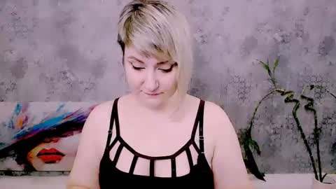 Snapshot of djullia chatting on 06/18/26, 06:13 djullia online show from 06/18/26, 06:13