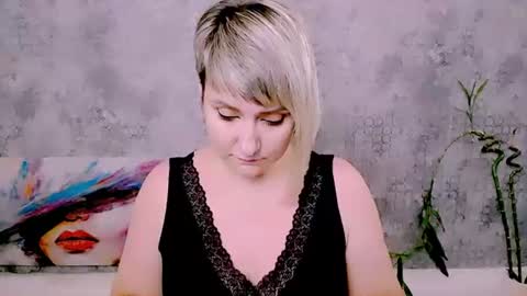 Snapshot of djullia chatting on 07/20/26, 10:39 djullia online show from 07/20/26, 10:39