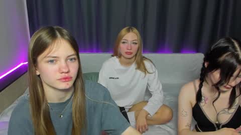 Polly and Kiriko online show from 12/08/24, 01:47