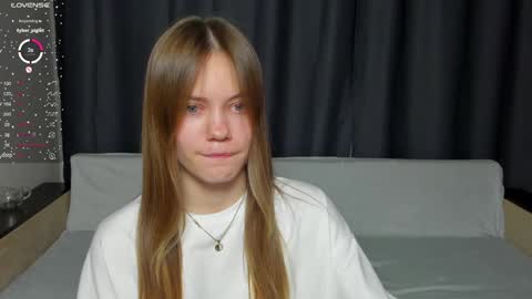 Polly and Kiriko online show from 01/25/25, 08:42