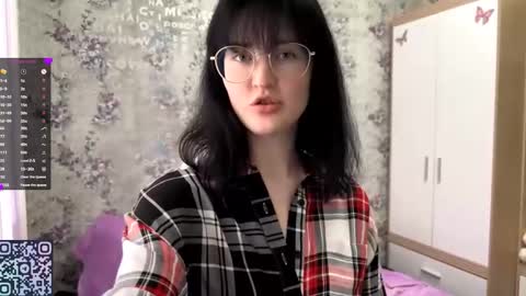 Annie PVT IS OPEN online show from 09/27/25, 12:10