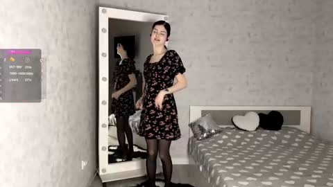 Annie PVT IS OPEN online show from 11/17/25, 09:09