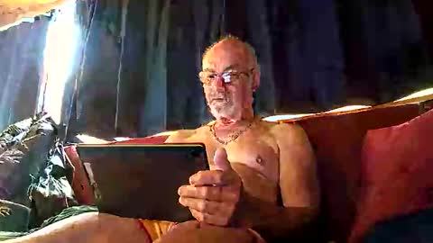 doghouseblue online show from 09/27/25, 09:47