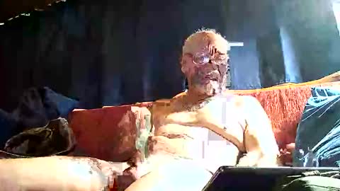 doghouseblue online show from 10/14/25, 04:08