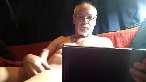 doghouseblue online show from 12/14/25, 08:35