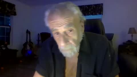 Snapshot of dogluc7 chatting on 03/04/25, 11:22 dogluc7 online show from 03/04/25, 11:22