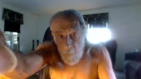 Snapshot of dogluc7 chatting on 06/11/26, 07:12 dogluc7 online show from 06/11/26, 07:12