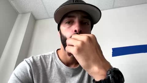 Snapshot of doingmek9 chatting on 10/19/25, 01:12 doingmek9 online show from 10/19/25, 01:12