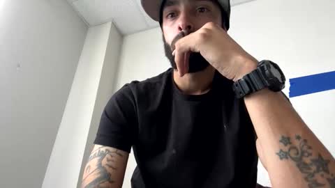 Snapshot of doingmek9 chatting on 10/22/25, 06:18 doingmek9 online show from 10/22/25, 06:18