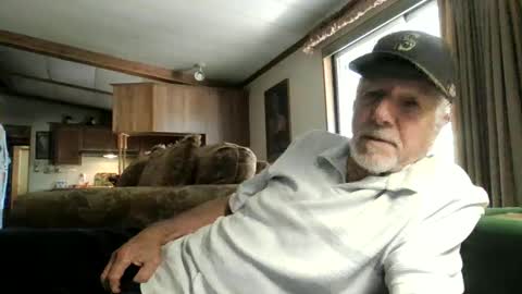 Snapshot of doingmyself69 chatting on 09/24/25, 09:29 doingmyself69 online show from 09/24/25, 09:29