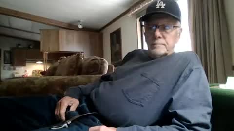 Snapshot of doingmyself69 chatting on 10/17/25, 06:21 doingmyself69 online show from 10/17/25, 06:21