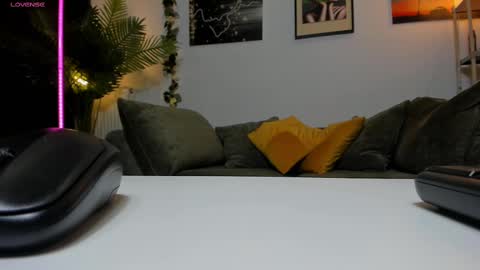 Betty online show from 03/03/25, 11:33