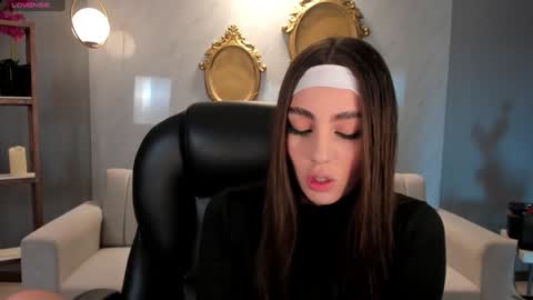 Dolcie  online show from 12/09/24, 12:19
