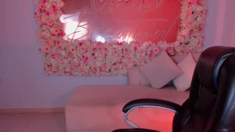 Dolcie  online show from 02/17/25, 06:04