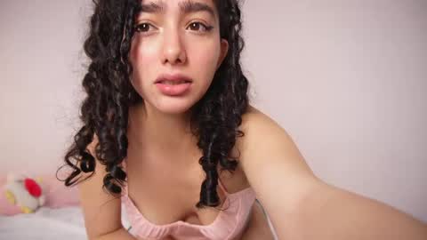 Snapshot of doll4you_ chatting on 06/08/26, 07:58 Alice y Ros online show from 06/08/26, 07:58