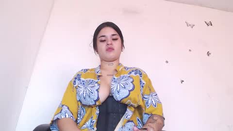 doll_and_thebrown online show from 11/22/25, 05:23