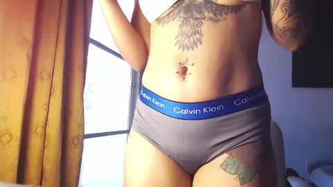 doll_and_thebrown online show from 12/22/25, 07:11