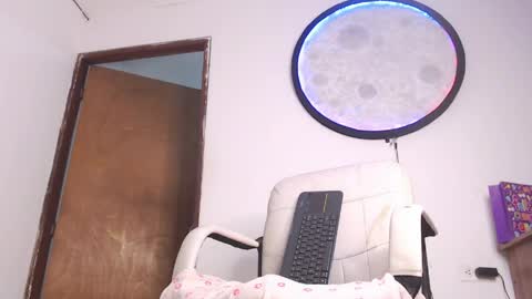 doll_and_thebrown online show from 04/08/26, 01:49