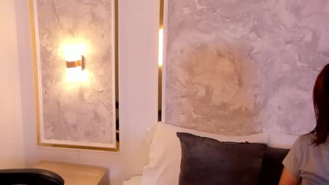 D  online show from 12/03/25, 02:41