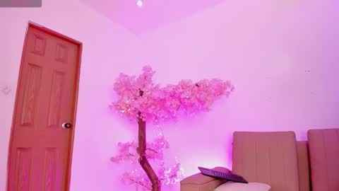 doll_isa_ online show from 01/16/26, 06:45