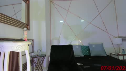 Snapshot of doll_isaa chatting on 01/07/25, 12:41 ISA DOLL online show from 01/07/25, 12:41