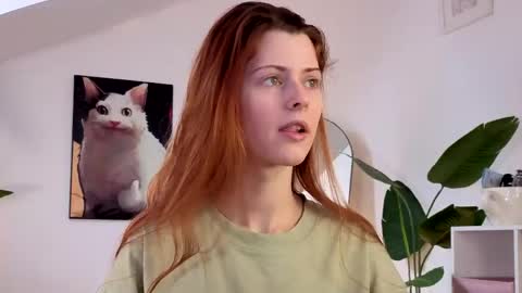 Your doll Lesli online show from 04/21/26, 12:55