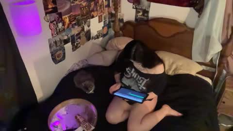 Doll online show from 03/18/26, 05:32