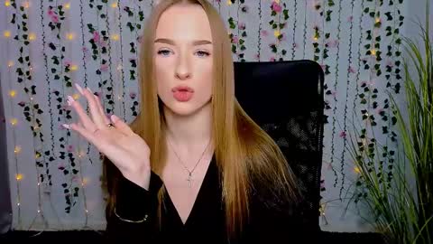 Snapshot of doll_vey chatting on 03/07/25, 12:34 doll_vey online show from 03/07/25, 12:34