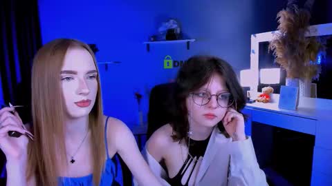 Snapshot of doll_vey chatting on 09/29/25, 07:51 doll_vey online show from 09/29/25, 07:51