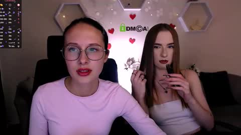 Snapshot of doll_vey chatting on 10/04/25, 07:23 doll_vey online show from 10/04/25, 07:23