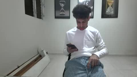 DollarHot30 online show from 01/05/25, 06:02