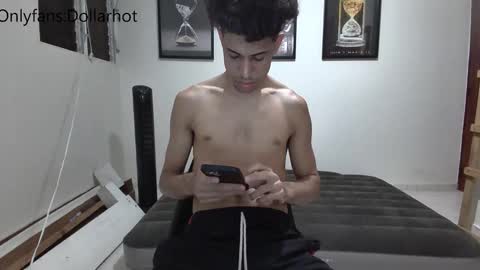 DollarHot30 online show from 03/01/25, 03:43