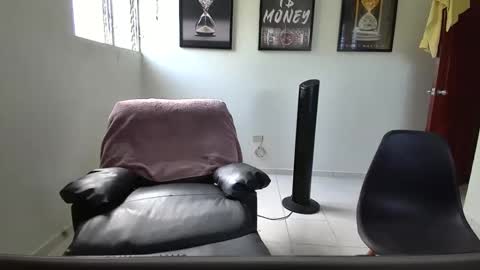 DollarHot30 online show from 04/23/26, 01:24